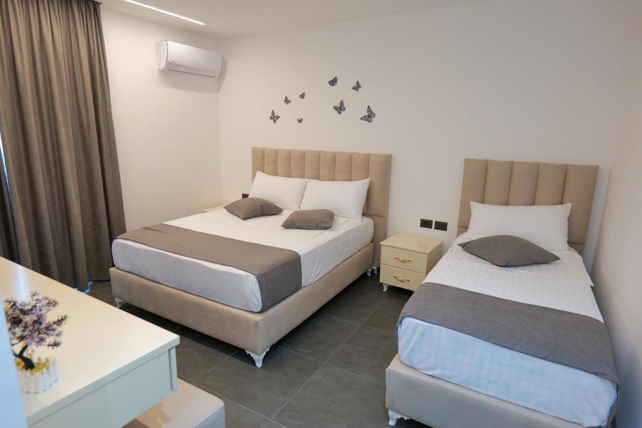 ホテル Vila Celaj Vlorë エクステリア 写真