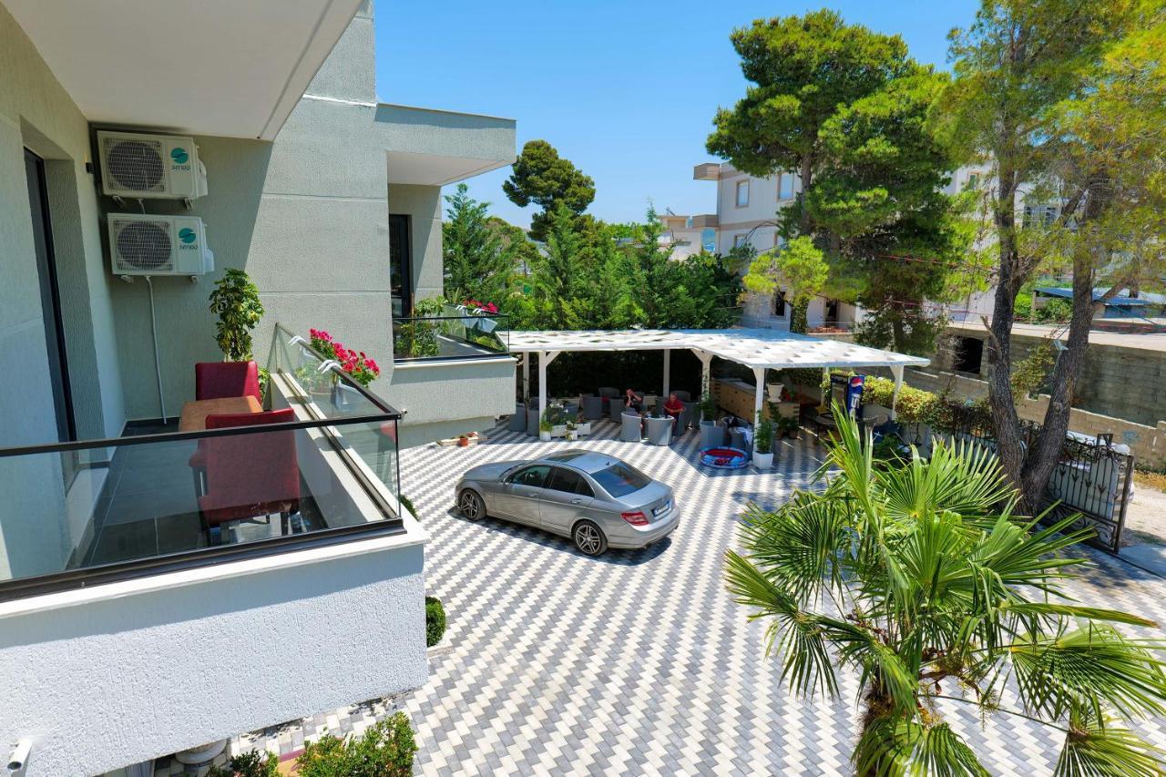 ホテル Vila Celaj Vlorë エクステリア 写真