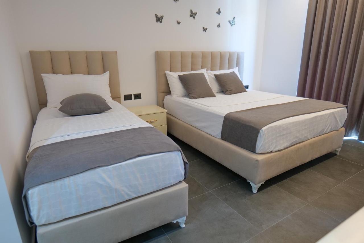 ホテル Vila Celaj Vlorë エクステリア 写真